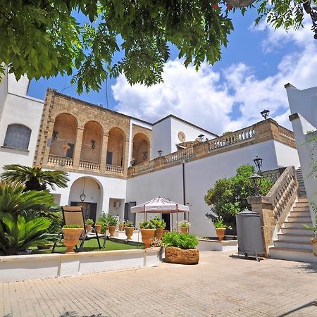 Palazzo De Donatis B&B Melissano Экстерьер фото