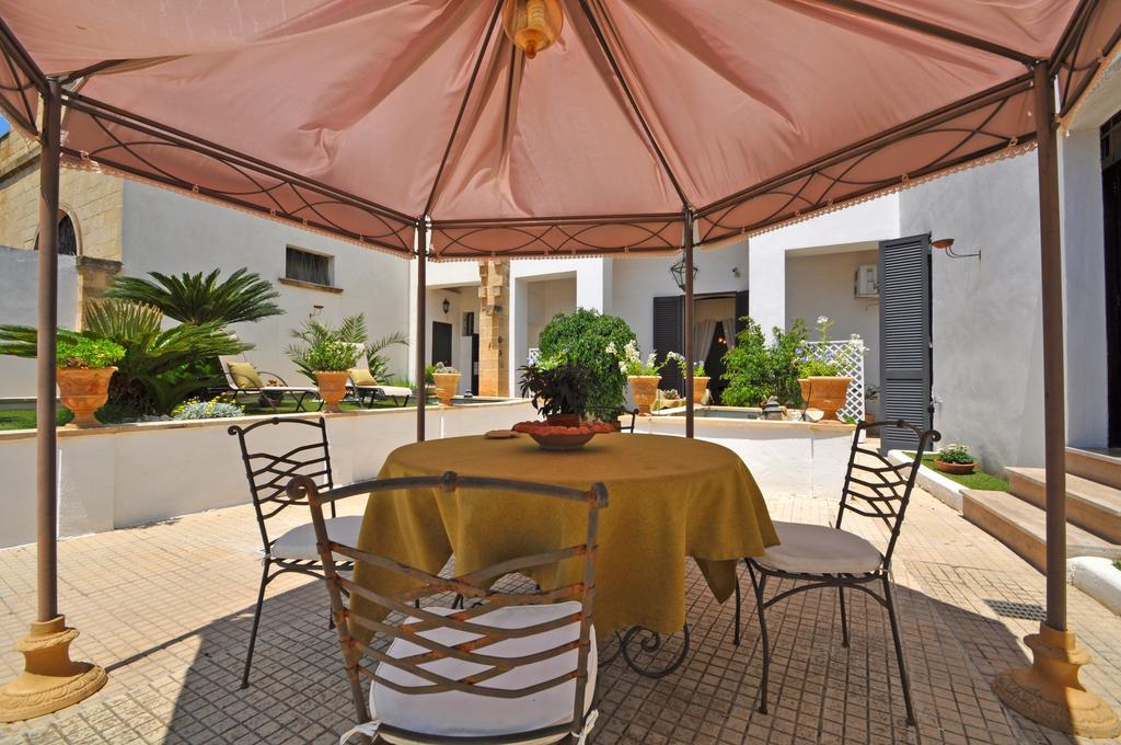 Palazzo De Donatis B&B Melissano Экстерьер фото