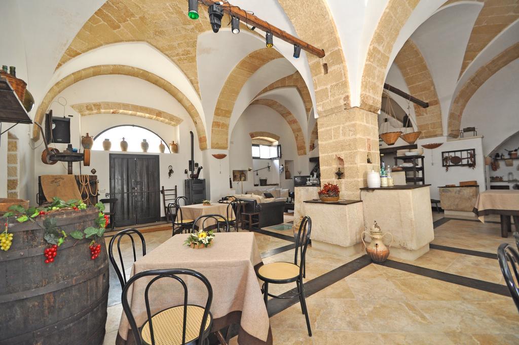 Palazzo De Donatis B&B Melissano Экстерьер фото