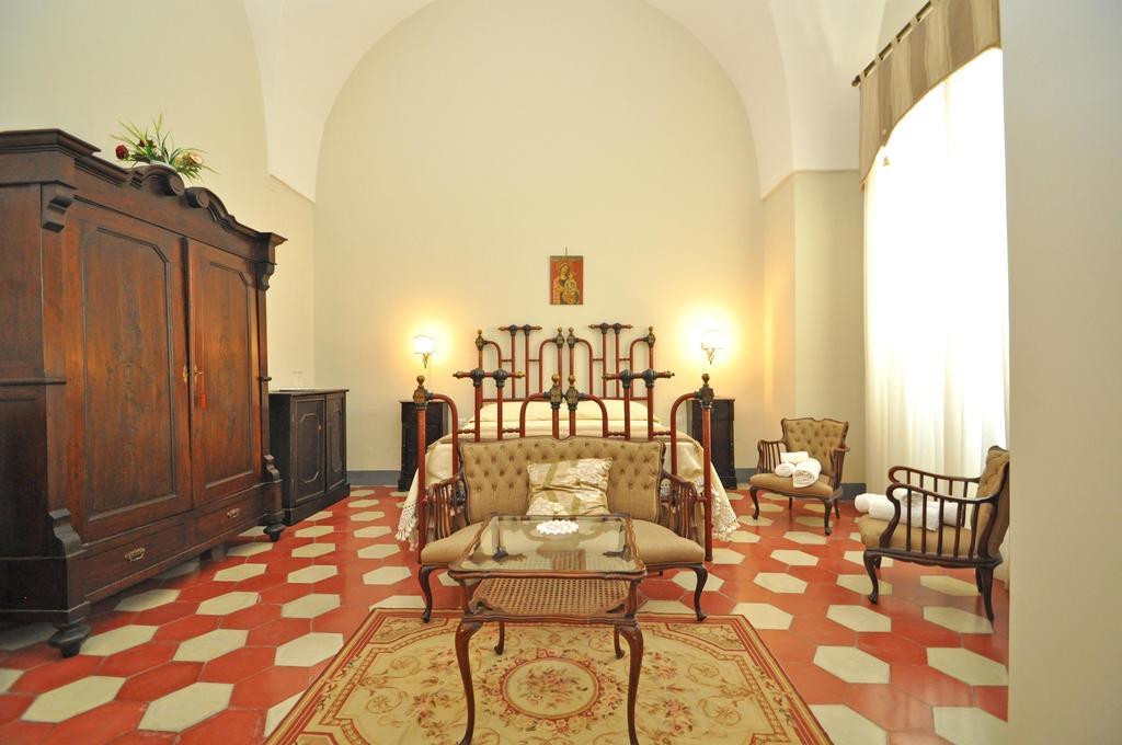 Palazzo De Donatis B&B Melissano Номер фото