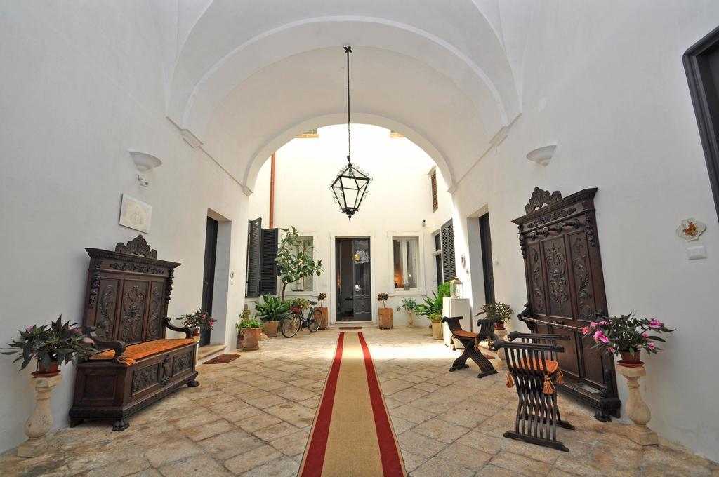Palazzo De Donatis B&B Melissano Экстерьер фото