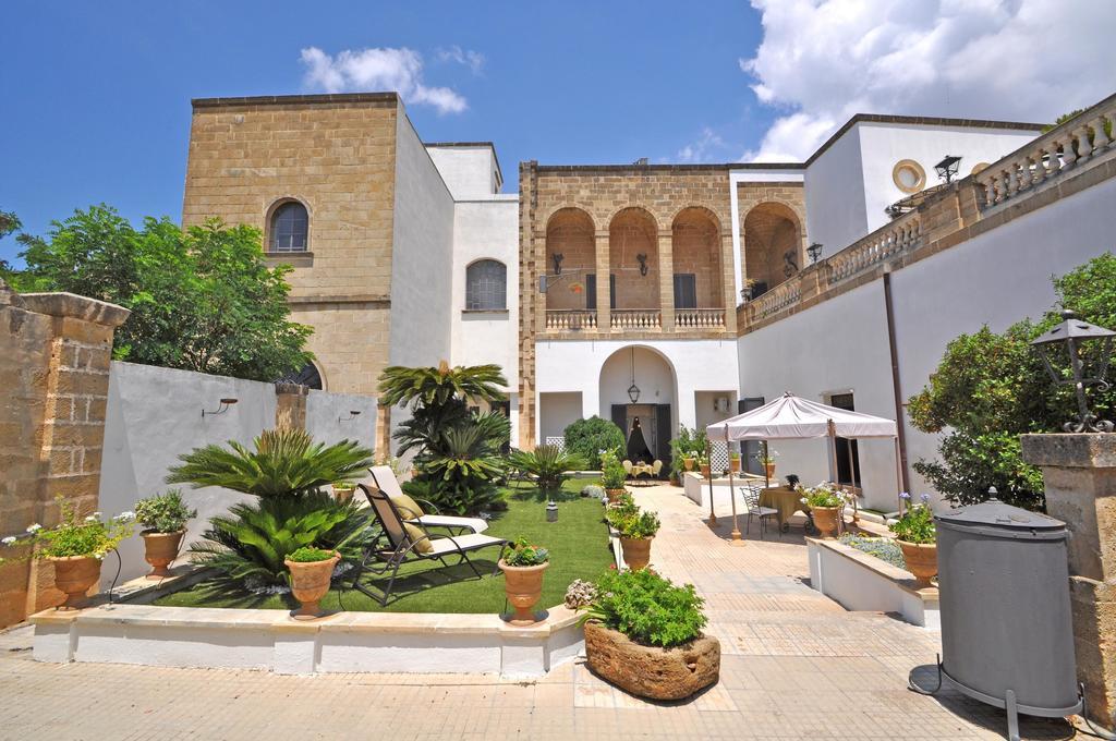 Palazzo De Donatis B&B Melissano Экстерьер фото