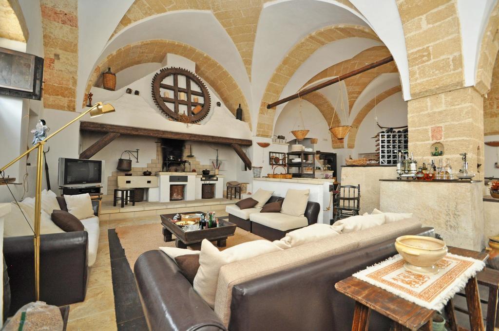 Palazzo De Donatis B&B Melissano Экстерьер фото