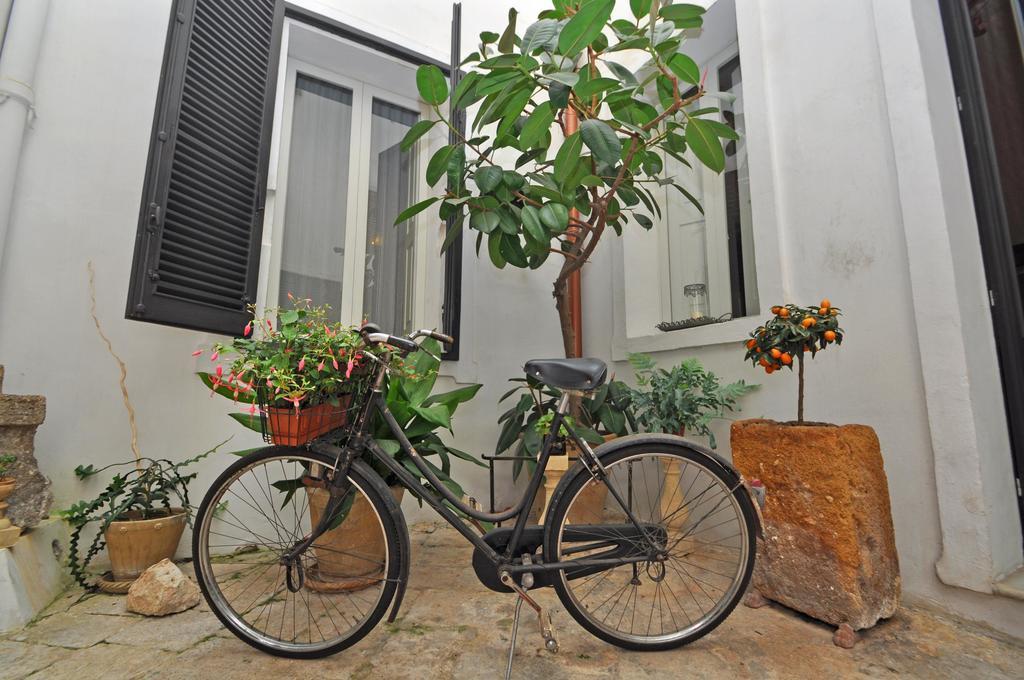 Palazzo De Donatis B&B Melissano Экстерьер фото