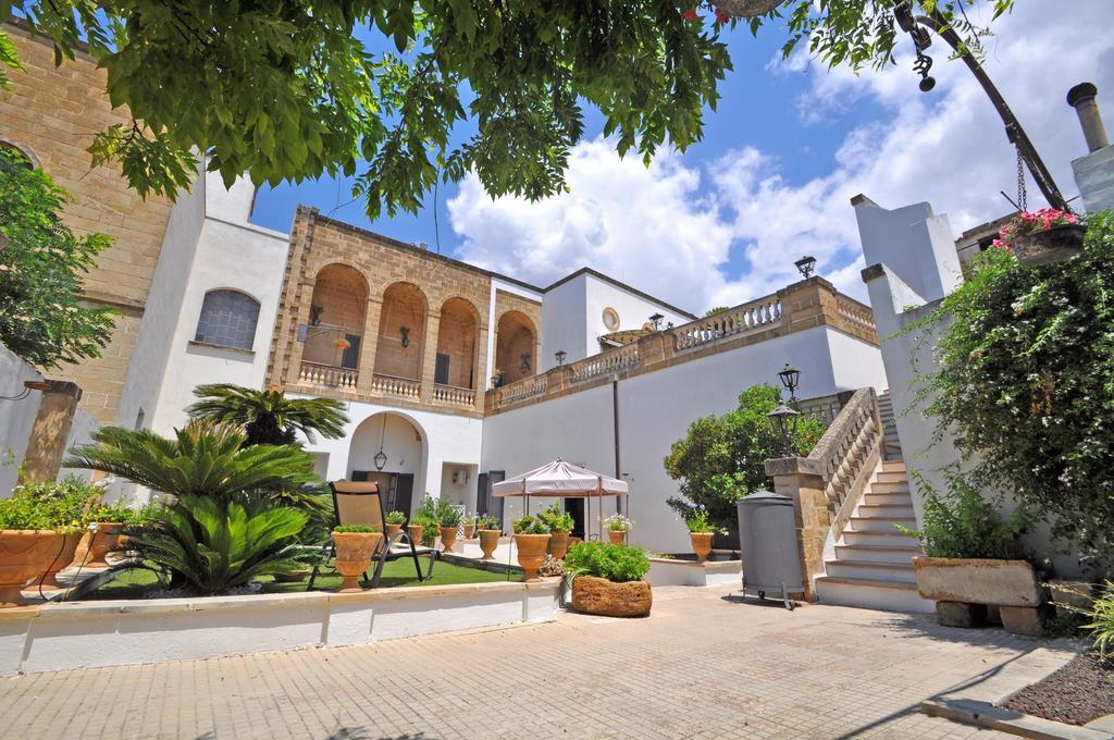 Palazzo De Donatis B&B Melissano Экстерьер фото