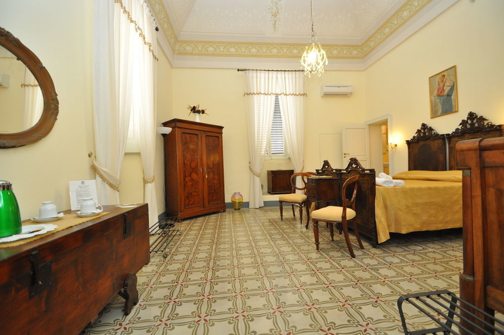 Palazzo De Donatis B&B Melissano Экстерьер фото