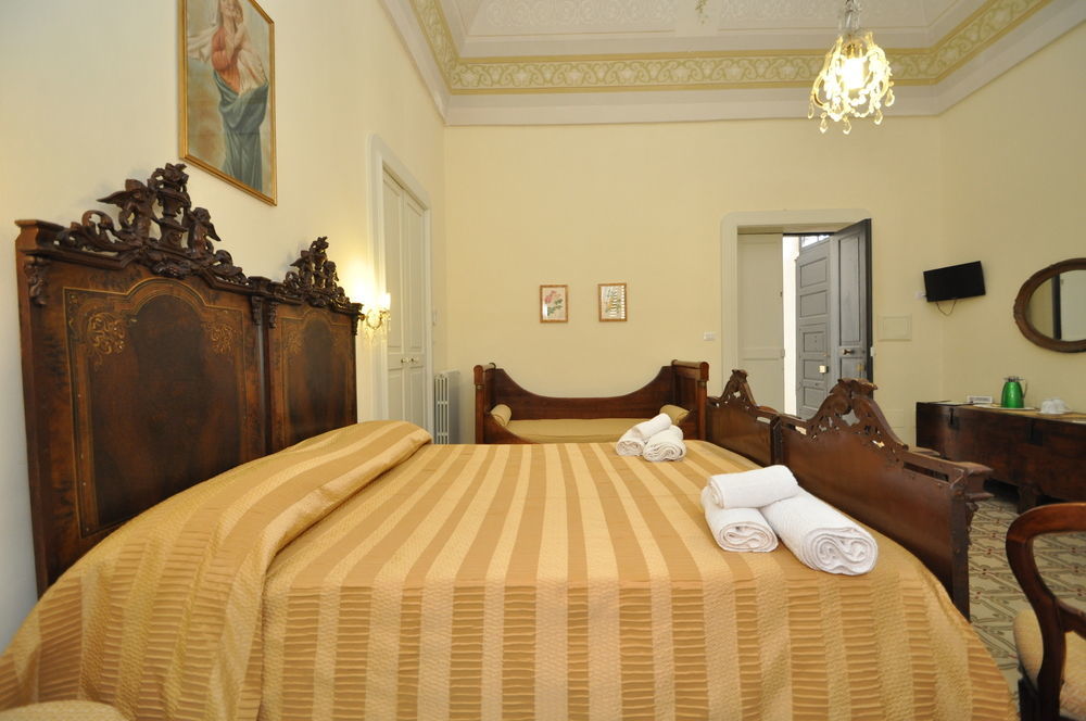 Palazzo De Donatis B&B Melissano Экстерьер фото